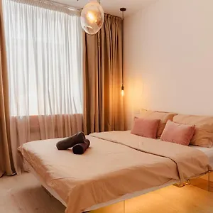 https://heart-of-old-town.bucharesthotelsnow.com